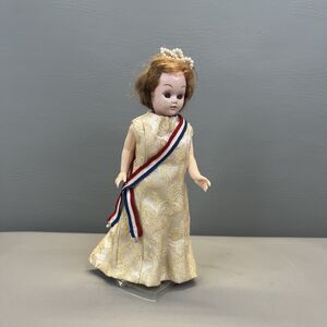Queen Elizabeth II of England Doll Fashioned by Pauline Mayberry Vintage sleepy